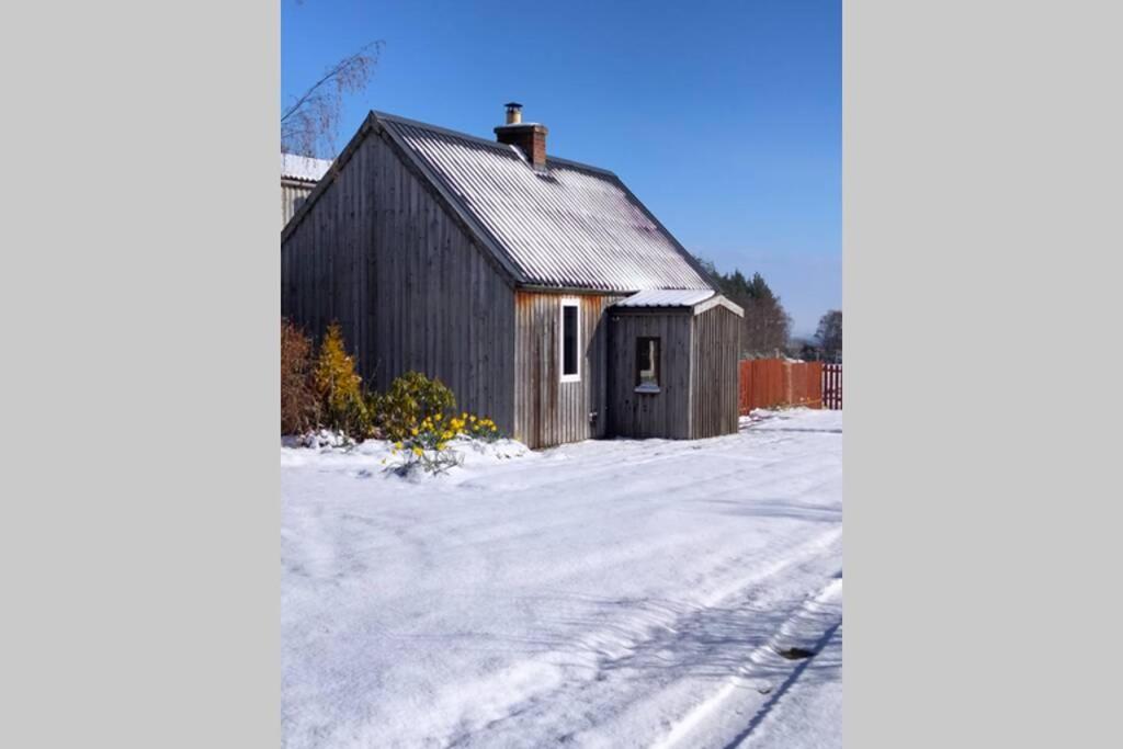 Small Cosy Bothy ดิงวอลล์ ภายนอก รูปภาพ